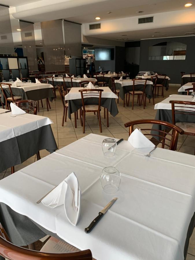 Hotel Bussana Porto Tolle Exterior photo