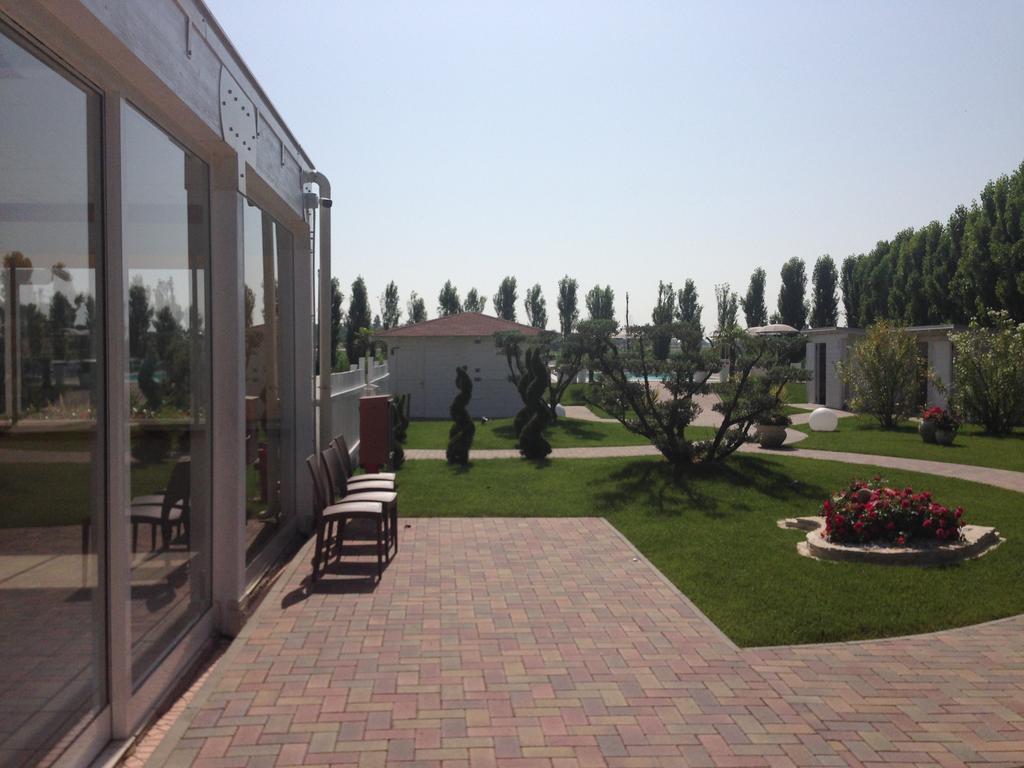 Hotel Bussana Porto Tolle Exterior photo