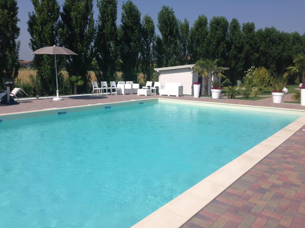 Hotel Bussana Porto Tolle Exterior photo