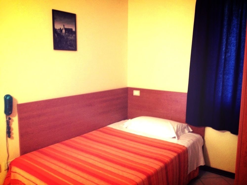 Hotel Bussana Porto Tolle Exterior photo