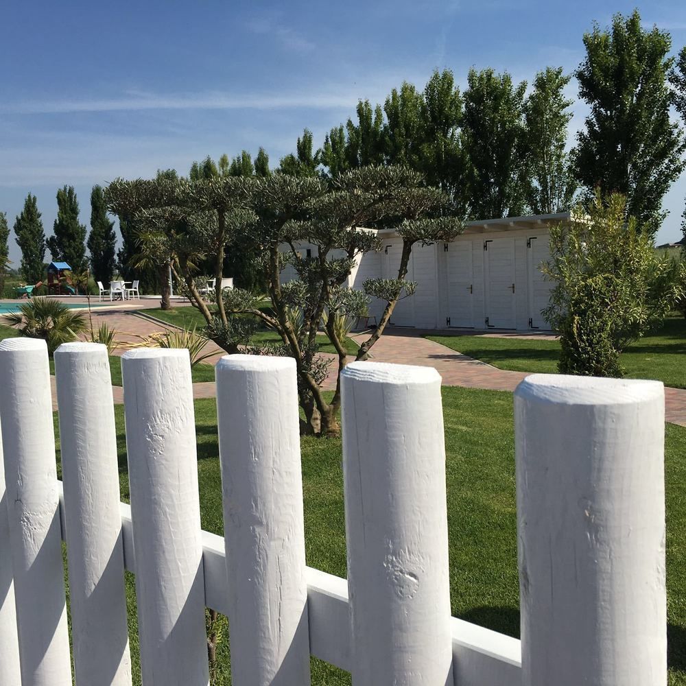 Hotel Bussana Porto Tolle Exterior photo